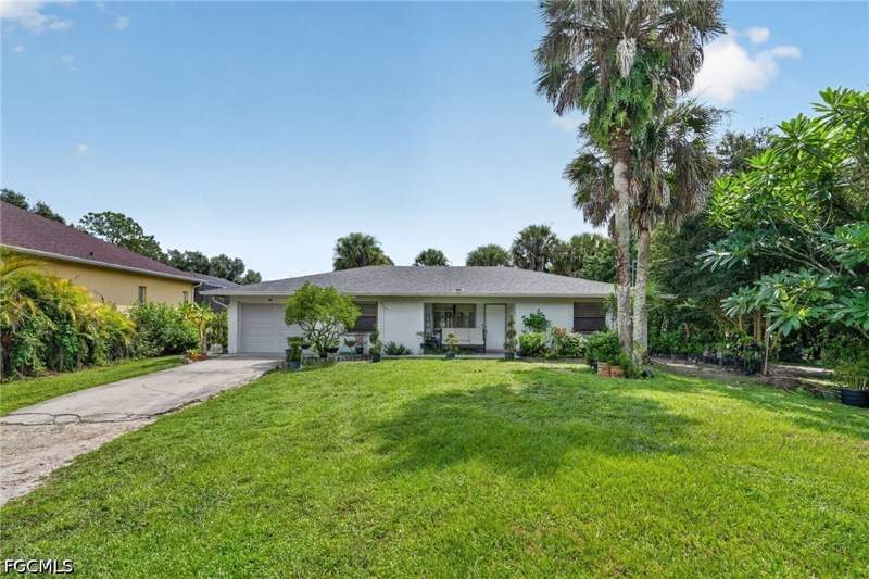 3 bedroom SingleFamilyResidence at 940 17th St SW, Golden Gate Estates, Naples — photo 4