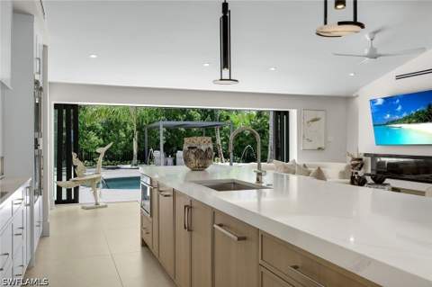 1095 Sandpiper St, Naples FL - photo 17 of 50