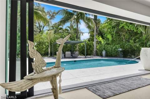 1095 Sandpiper St, Naples FL - photo 21 of 50