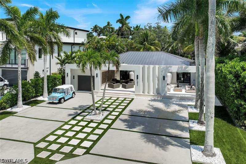 3 bedroom SingleFamilyResidence at 1095 Sandpiper St, Oyster Bay, Naples — photo 3