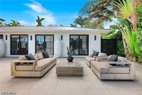 1095 Sandpiper St, Naples FL - photo 7 of 50