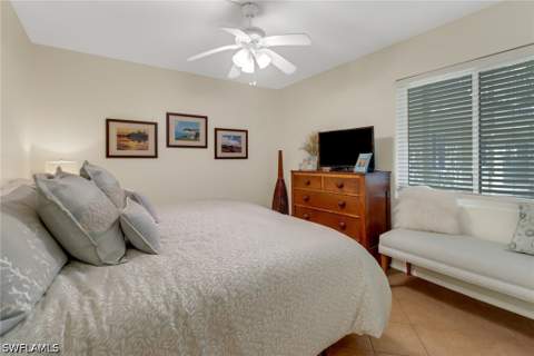 1001 Foxfire Ln 109, Naples FL - photo 19 of 45