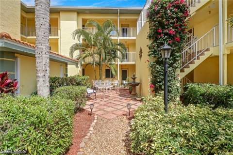 1001 Foxfire Ln 109, Naples FL - photo 23 of 45
