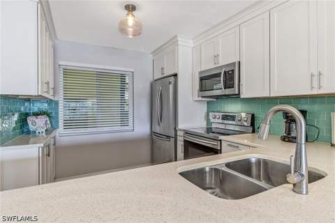 1001 Foxfire Ln 109, Naples FL - photo 7 of 45