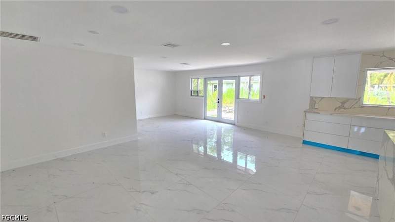 3 bedroom SingleFamilyResidence at 3689 Liberty Sq, Heritage Farms, Fort Myers — photo 5