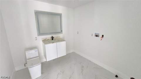 3689 Liberty Sq, Fort Myers FL - photo 9 of 27