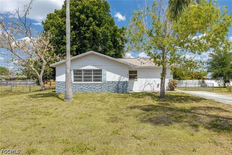 3 bedroom SingleFamilyResidence at 13830 5th St, Fort Myers Shores, Fort Myers — photo 1
