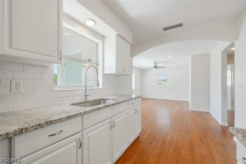 3 bedroom SingleFamilyResidence at 13830 5th St, Fort Myers Shores, Fort Myers — photo 4