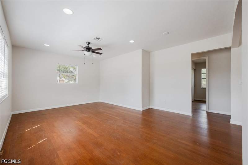 3 bedroom SingleFamilyResidence at 13830 5th St, Fort Myers Shores, Fort Myers — photo 5