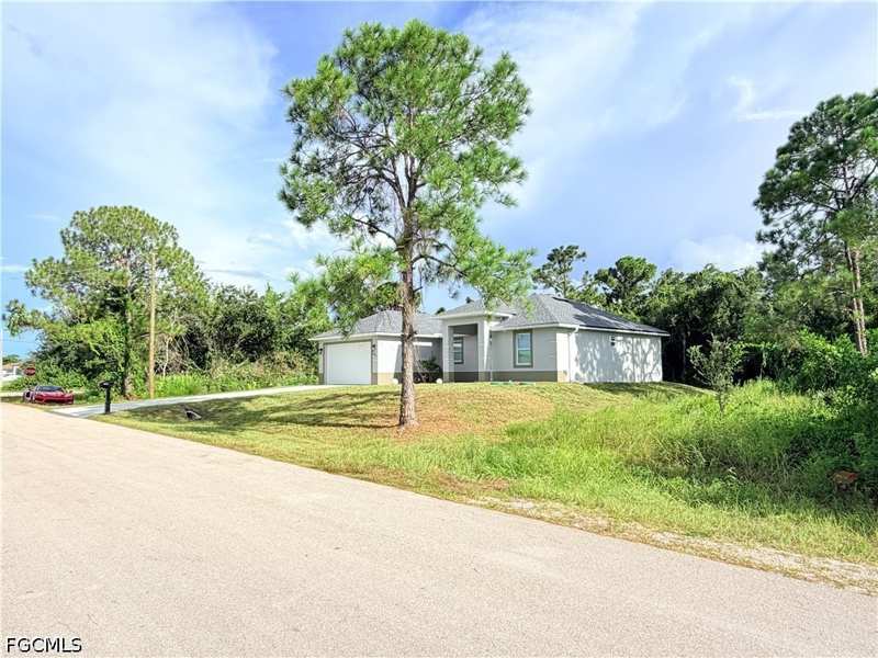 3 bedroom SingleFamilyResidence at 3203 10th St W, Lehigh Acres, Lehigh Acres — photo 1
