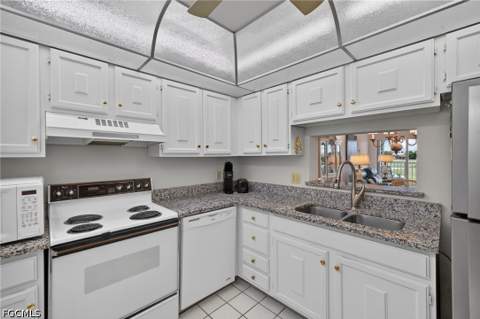 1660 Pine Valley Dr 201, Fort Myers FL - photo 8 of 27