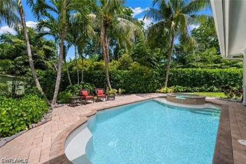 529 Fairway Ter, Naples FL - photo 15 of 49