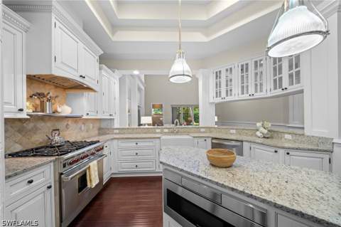 529 Fairway Ter, Naples FL - photo 6 of 49