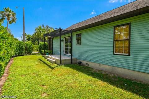 538 Leawood Cir, Naples FL - photo 12 of 45