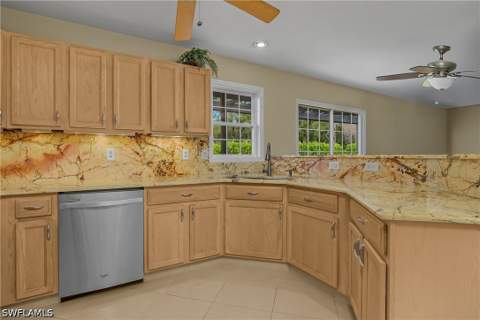 538 Leawood Cir, Naples FL - photo 22 of 45