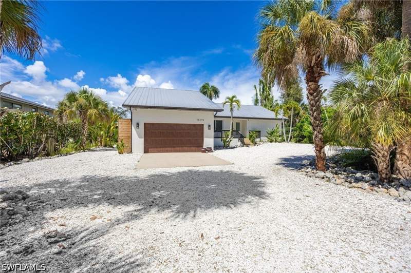 3 bedroom SingleFamilyResidence at 13270 Electron Dr, Cottage Point Unrec, Fort Myers — photo 5