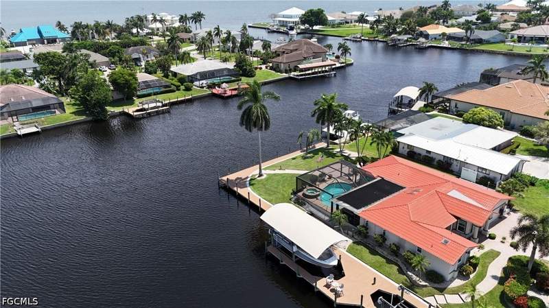 3 bedroom SingleFamilyResidence at 1957 SE 36th St, Palaco Grande, Cape Coral — photo 3