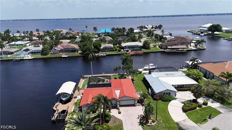 3 bedroom SingleFamilyResidence at 1957 SE 36th St, Palaco Grande, Cape Coral — photo 5