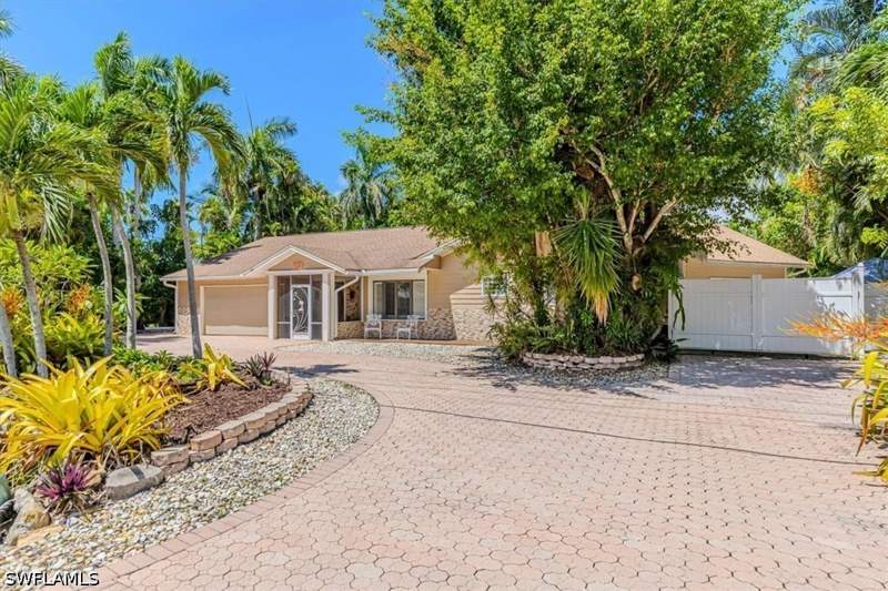 3 bedroom SingleFamilyResidence at 221 Viking Way, Palm River, Naples — photo 2