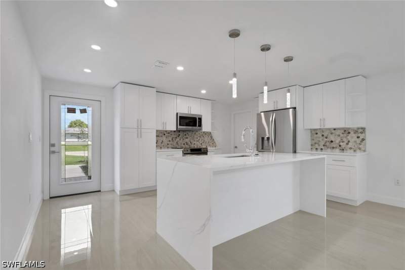 4 bedroom SingleFamilyResidence at 2181 52nd Ln SW, Golden Gate City, Naples — photo 2