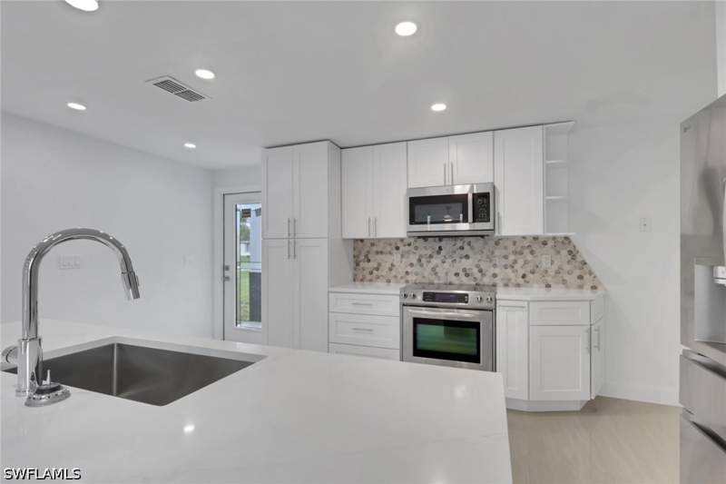4 bedroom SingleFamilyResidence at 2181 52nd Ln SW, Golden Gate City, Naples — photo 5