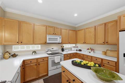 1892 Par Dr, Naples FL - photo 8 of 37