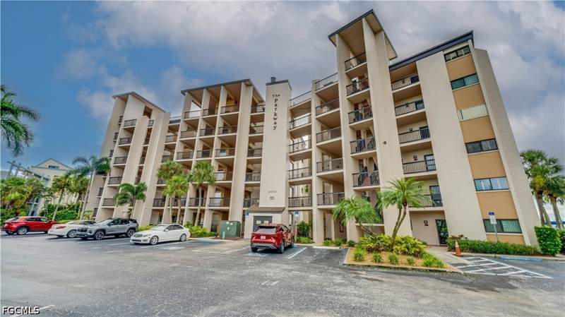 2 bedroom Condominium at 3458 Hancock Bridge Pkwy 131, Parkway Condo, North Fort Myers — photo 2