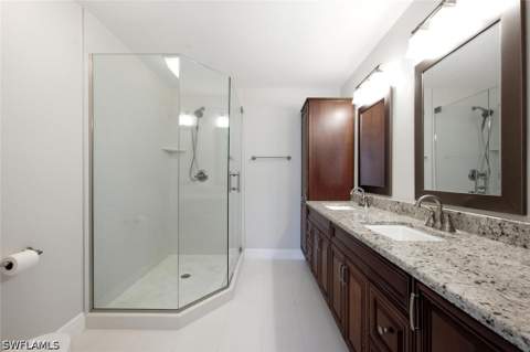 9856 Luna Cir 204, Naples FL - photo 20 of 33