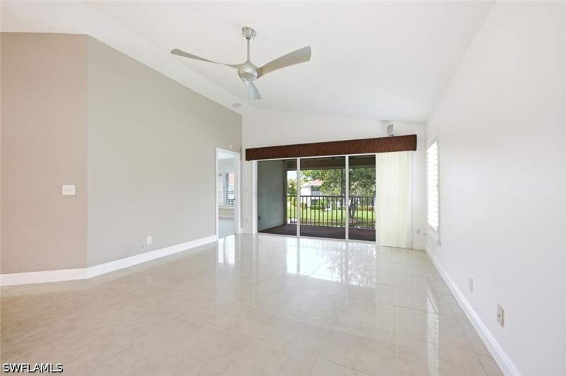 3 bedroom Condominium at 9856 Luna Cir 204, Crestview At Crescent Lake, Naples — photo 4