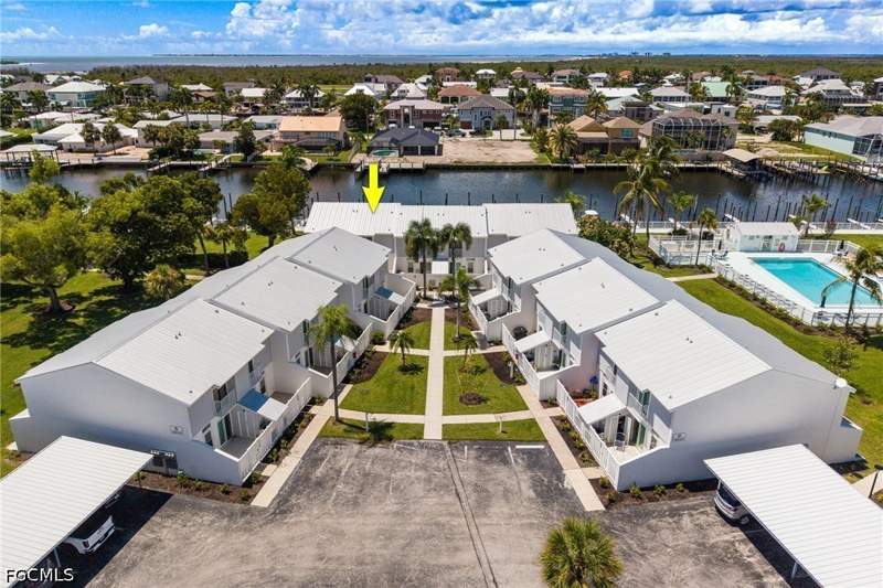 2 bedroom Townhouse at 18032 San Carlos Blvd 99, Boardwalk Caper, Fort Myers Beach — photo 3