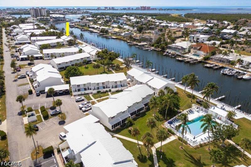 2 bedroom Townhouse at 18032 San Carlos Blvd 99, Boardwalk Caper, Fort Myers Beach — photo 4