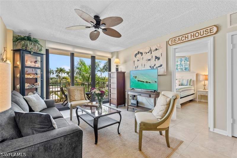 1 bedroom Condominium at 180 Seaview Ct 314, Tradewinds Apts Of Marco Island, Marco Island — photo 3