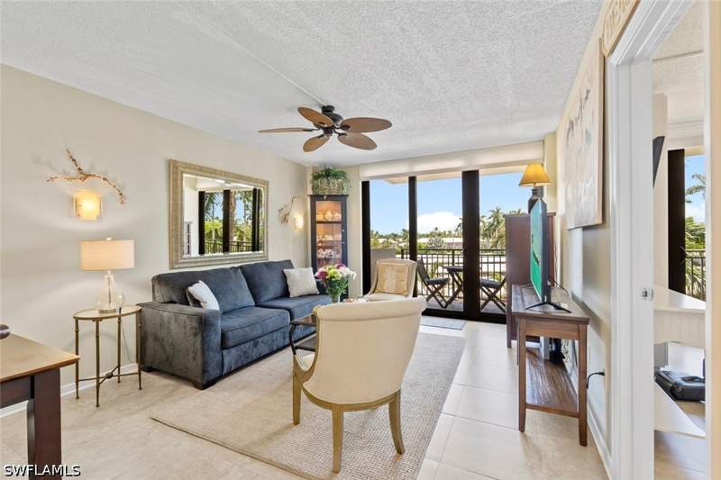1 bedroom Condominium at 180 Seaview Ct 314, Tradewinds Apts Of Marco Island, Marco Island — photo 4