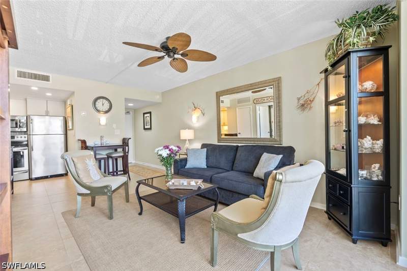 1 bedroom Condominium at 180 Seaview Ct 314, Tradewinds Apts Of Marco Island, Marco Island — photo 5