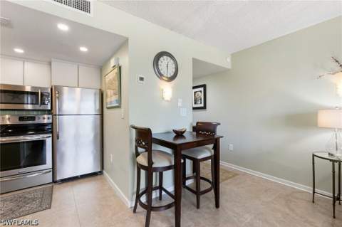 180 Seaview Ct 314, Marco Island FL - photo 9 of 41