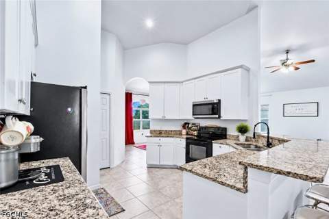 3907 11th St SW, Lehigh Acres FL - photo 10 of 16