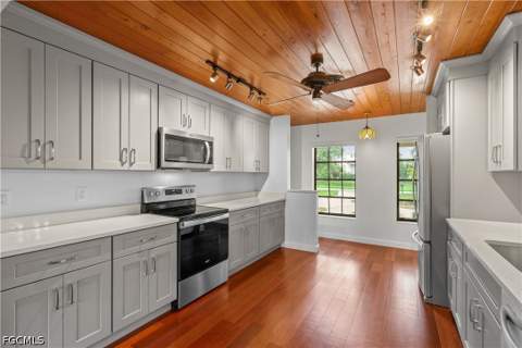 3209 W Riverside Dr, Fort Myers FL - photo 12 of 50