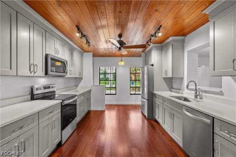 3209 W Riverside Dr, Fort Myers FL - photo 13 of 50