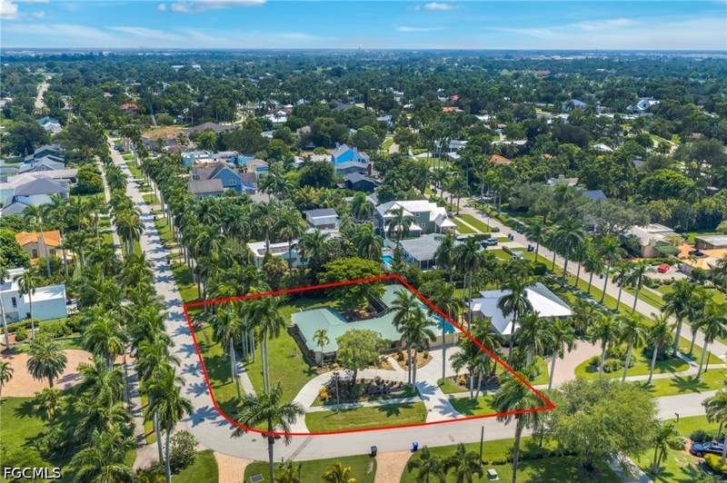 3 bedroom SingleFamilyResidence at 3209 W Riverside Dr, Riverside, Fort Myers — photo 3