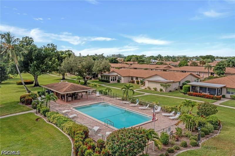 2 bedroom Attached at 5584 Buring Ct, Whiskey Creek Village Green, Fort Myers — photo 3