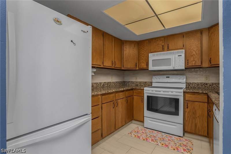 2 bedroom Townhouse at 8381 S Haven Ln, Cypress Lake Estates, Fort Myers — photo 3