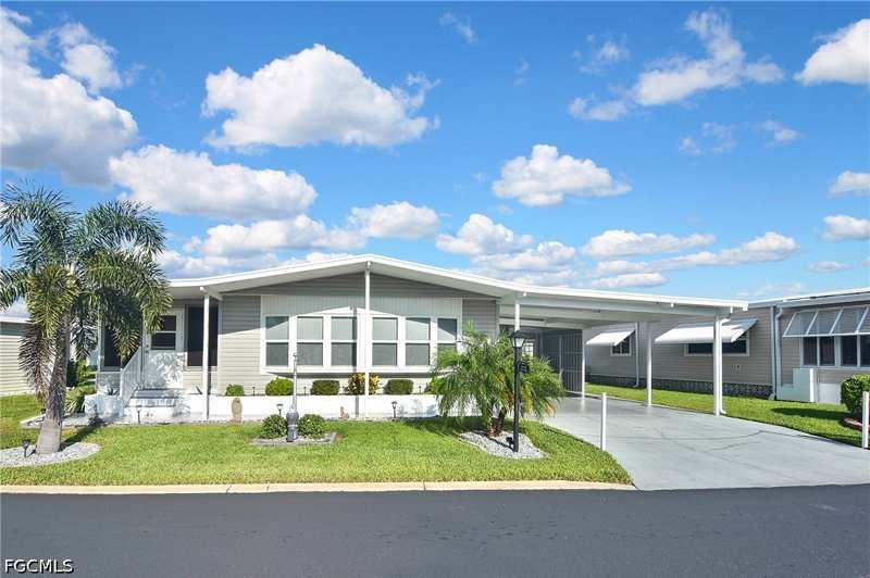 2 bedroom ManufacturedHome at 114 Snead Dr, Six Lakes Country Club, North Fort Myers — photo 1