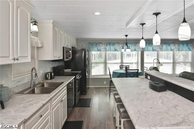 2 bedroom ManufacturedHome at 114 Snead Dr, Six Lakes Country Club, North Fort Myers — photo 5