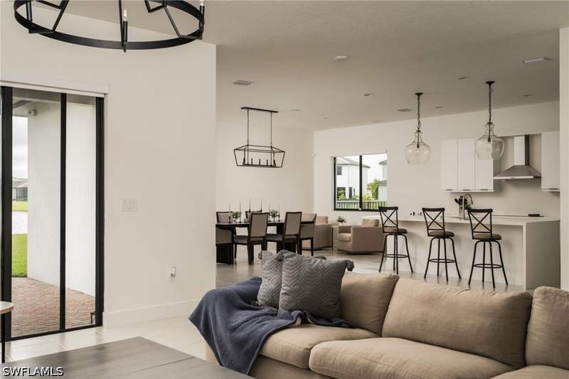 4 bedroom SingleFamilyResidence at 5006 Florence Dr, Maple Ridge, Ave Maria — photo 3