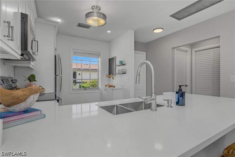1 bedroom Attached at 1071 Pine Isle Ln 1071, Boca Ciega Village, Naples — photo 2