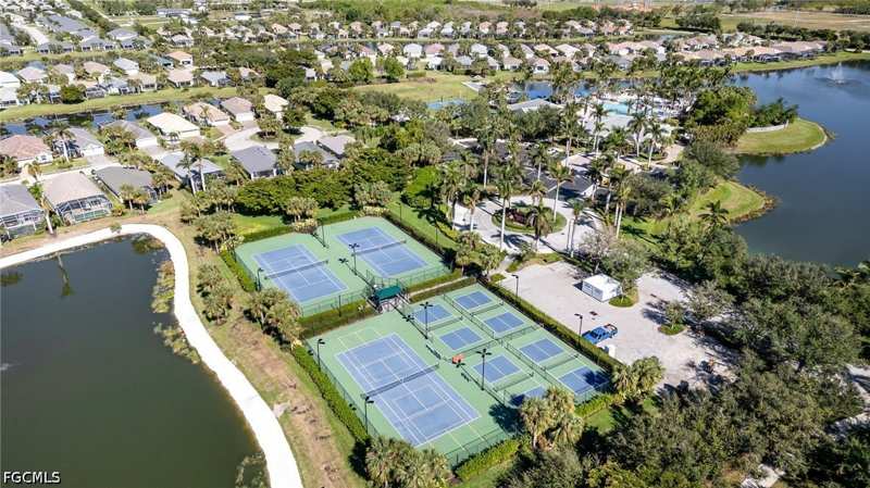 3 bedroom SingleFamilyResidence at 2430 Verdmont Ct, Verdmont, Cape Coral — photo 1