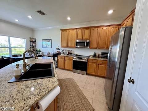 2430 Verdmont Ct, Cape Coral FL - photo 7 of 27