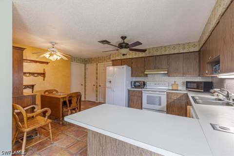 3423 Corana Way, Naples FL - photo 12 of 34
