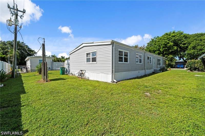 4 bedroom ManufacturedHome at 308 Cape Sable Dr, Naples Mobile Estates, Naples — photo 2