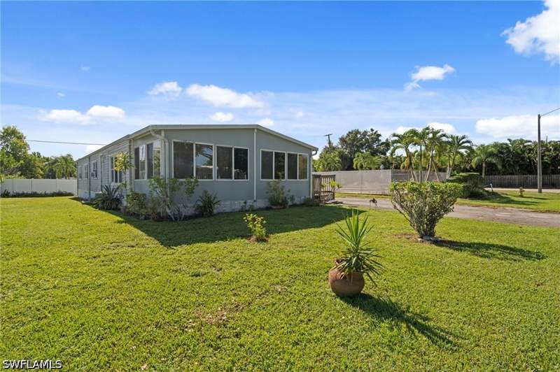 4 bedroom ManufacturedHome at 308 Cape Sable Dr, Naples Mobile Estates, Naples — photo 4